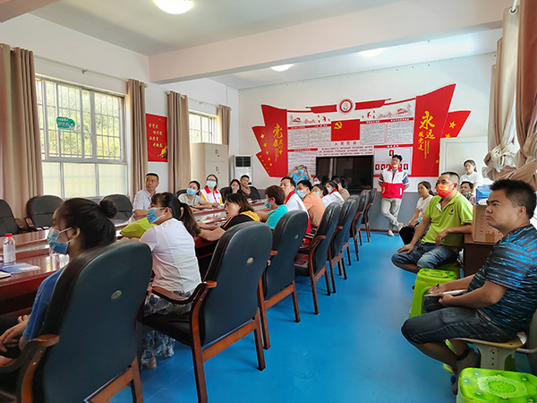 【新闻资讯】平塘县红十字会联合贵阳颠康医院到平塘县特殊教育学校开展“癫痫病应急救护知识培训”