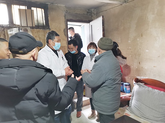 贵阳癫痫医院动态：迎新春·送温暖，社区党支部携手颠康医院党支部开展“2022健康相伴”新春慰问活动
